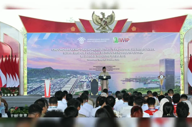 Presiden Prabowo Subianto menyampaikan sambutannya di kawasan Indonesia Weda Bay Industrial Park (IWIP), Kabupaten Halmahera Tengah, Provinsi Maluku Utara, Kamis, 8 Oktober 2026.