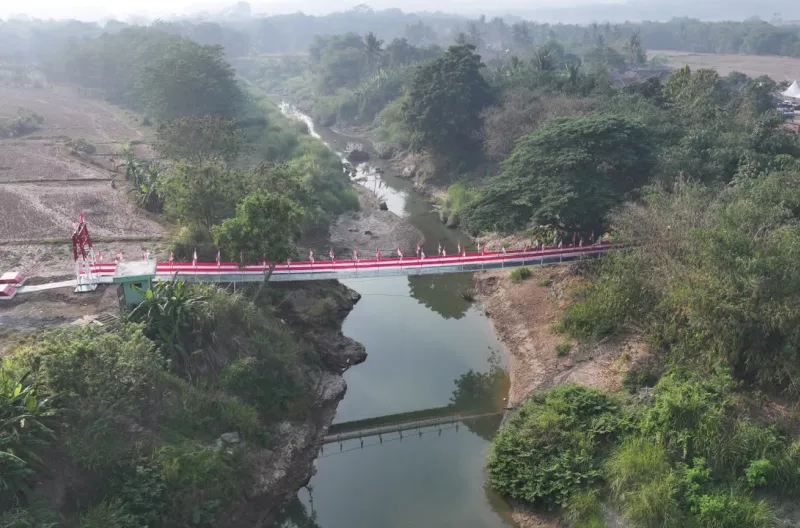 Presiden Prabowo Resmikan 3.395 Jembatan TNI-Polri dan 3.000 Sumber Air Bersih Presiden Prabowo Resmikan 3.395 Jembatan TNI-Polri dan 3.000 Sumber Air Bersih