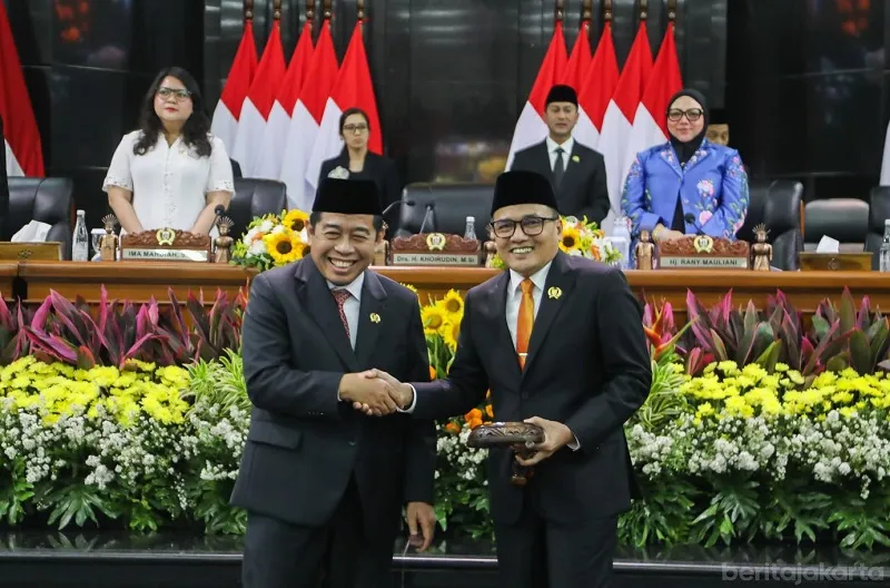 Suhud Alynudin Resmi Dilantik Sebagai Ketua DPRD DKI Jakarta Sisa Masa Jabatan 2024-2029