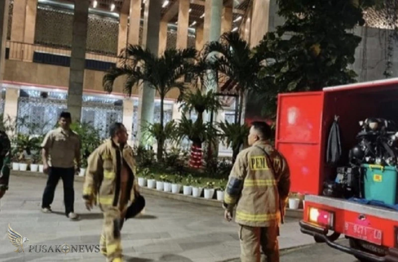 Ruang Server Masjid Istiqlal Terbakar Saat Malam Hari