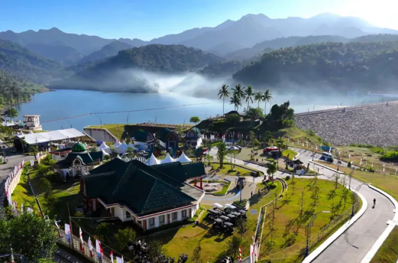 Foto udara Bendungan Meninting di Kabupaten Lombok Barat, Provinsi Nusa Tenggara Barat (NTB) yang diresmikan Presiden Prabowo Subianto pada Jumat, 10 Juli 2026
