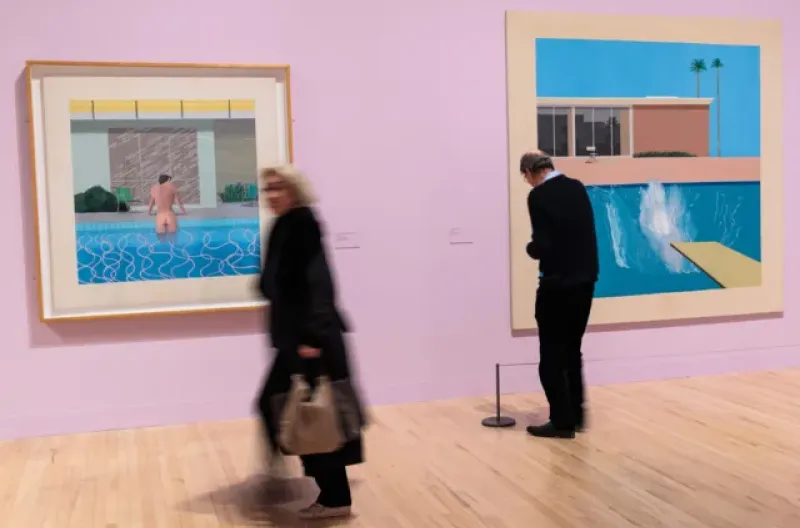 Hockney terkenal karena melukis pemandangan kolam renang California pada tahun 1960-an dan 70-an.