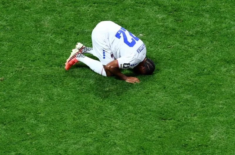 Steven Moreira merayakannya setelah pertandingan