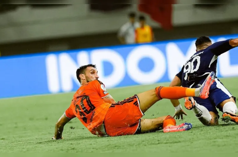 Pertandingan Persita vs Persija Jakarta di BRI Super League