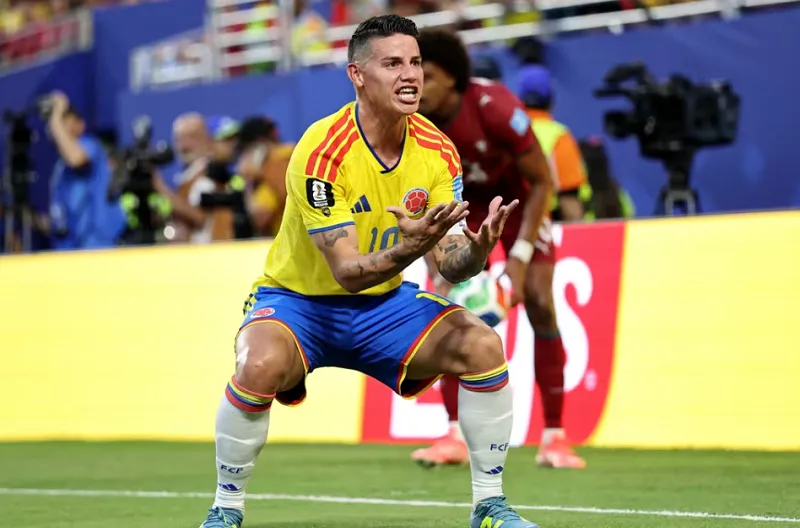 James Rodriguez membantah keputusan asisten wasit