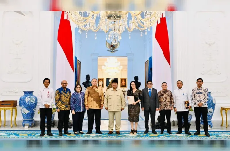 Presiden Prabowo Subianto menerima Tim Gabungan Perumus Undang-Undang Satu Data Indonesia di Istana Kepresidenan, Jakarta, pada Kamis, 29 Oktober 2026.