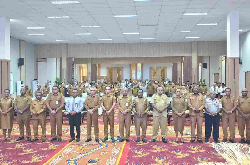 Bimbingan Teknis (Bimtek) Implementasi SIPD RI Berbasis SP2D Online yang digelar bekerja sama dengan Bank Papua di Ballroom Kantor Gubernur Papua Tengah, kawasan Bandara Lama Nabire, Senin (29/6/2026)