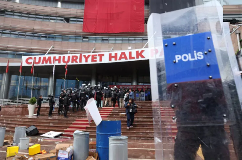 Krisis Politik Turki Memanas! Polisi Kepung Kantor Partai Oposisi Utama