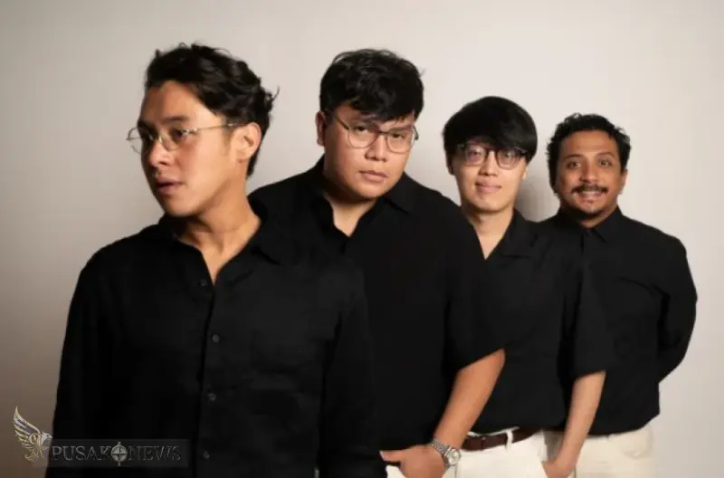 Wijaya 80 dan Sal Priadi Satukan Rasa dalam Single Kolaborasi \"Bulan Bintang, Garis Menyilang\"