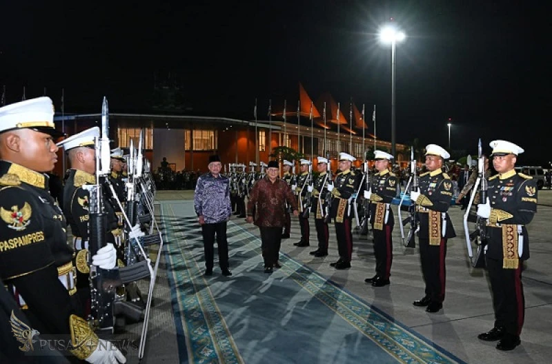 Presiden Prabowo Antar Langsung PM Anwar Ibrahim ke Halim, Cerminkan Keakraban Dua Negara Bertetangga