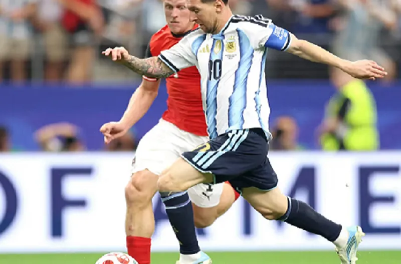 Messi Pecahkan Rekor Piala Dunia, Argentina Amankan Tiket ke Babak 32 Besar