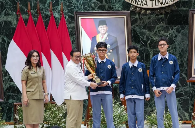 Gubernur Pramono Serahkan Penghargaan Jakarta Robotic Games 2026, Dorong Lahirnya Inovator Muda Jakarta