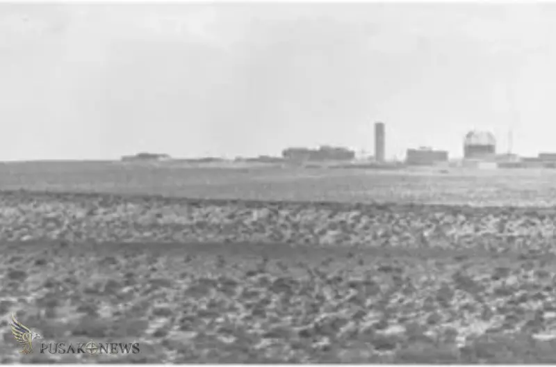 Foto ini dan tiga foto lainnya dari lokasi pembangunan reaktor nuklir rahasia Israel di dekat Dinoma di gurun Negev diambil pada tahun 1960 [Sumber: Arsip Keamanan Nasional]