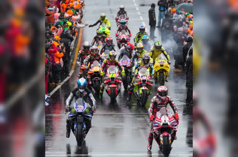 Bersama-sama untuk raungan terakhir di Phillip Island