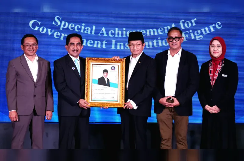 Menteri Agama Nasaruddin Umar menerima Top GPR Figure Award 2026 untuk subkategori pencapaian khusus transformasi digital pelayanan publik.