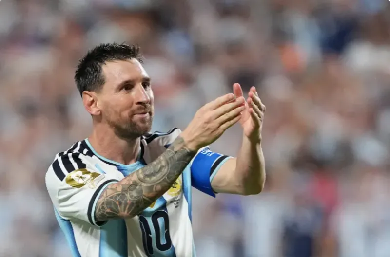 Lionel Messi menjadi pemain pertama yang tampil di enam Piala Dunia FIFA