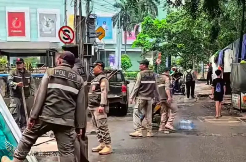Kawasan Thamrin City–Plaza Indonesia Ditertibkan, PKL dan Parkir Liar Dibersihkan
©PusakoNews.com/red