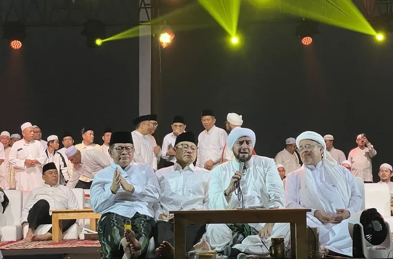 Pramono Anung, Cak Imin, dan Habib Rizieq Satu Panggung di Monas, Ribuan Jamaah Larut dalam Lantunan Shalawat untuk Persatuan Bangsa