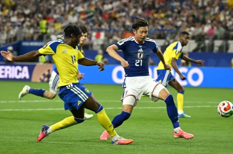 Swedia berhasil menyamakan kedudukan melalui aksi Anthony Elanga