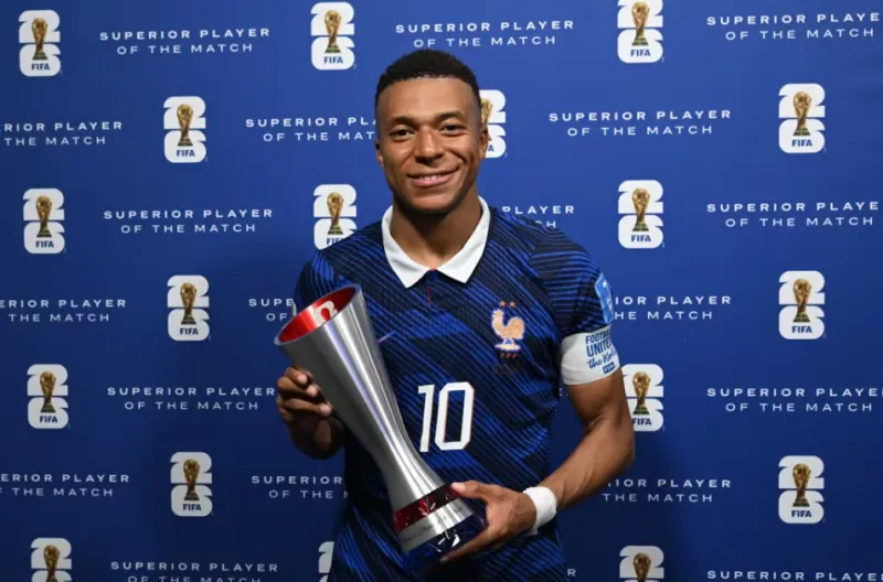 Pemain Terbaik Pertandingan Michelob Ultra Superior, Kylian Mbappe (Prancis)