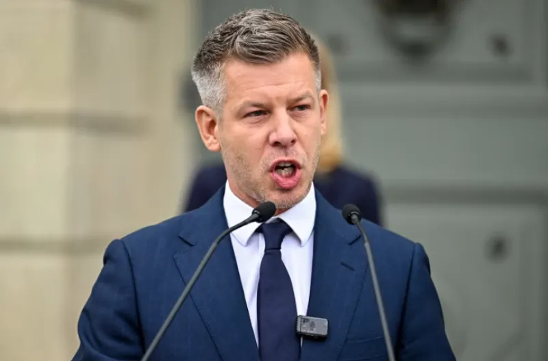 Perdana Menteri Hungaria Peter Magyar, mengancam bahwa pemerintahnya akan mengambil tindakan hukum terhadap Presiden Tamas Sulyok jika ia tetap menolak untuk mengundurkan diri meskipun telah diangkat oleh pemimpin yang baru saja digulingkan, Viktor Orban