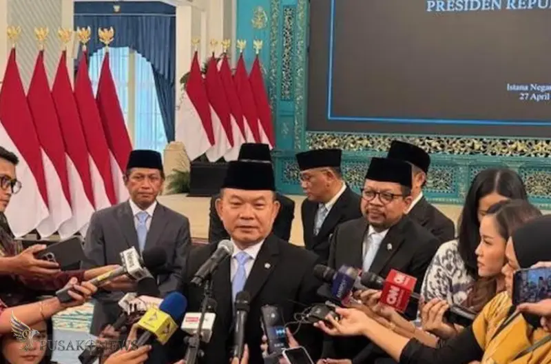 Presiden Prabowo Subianto secara resmi melantik Dudung Abdurachman sebagai Kepala Staf Kepresidenan (KSP) di Istana Negara, Senin (27/4).