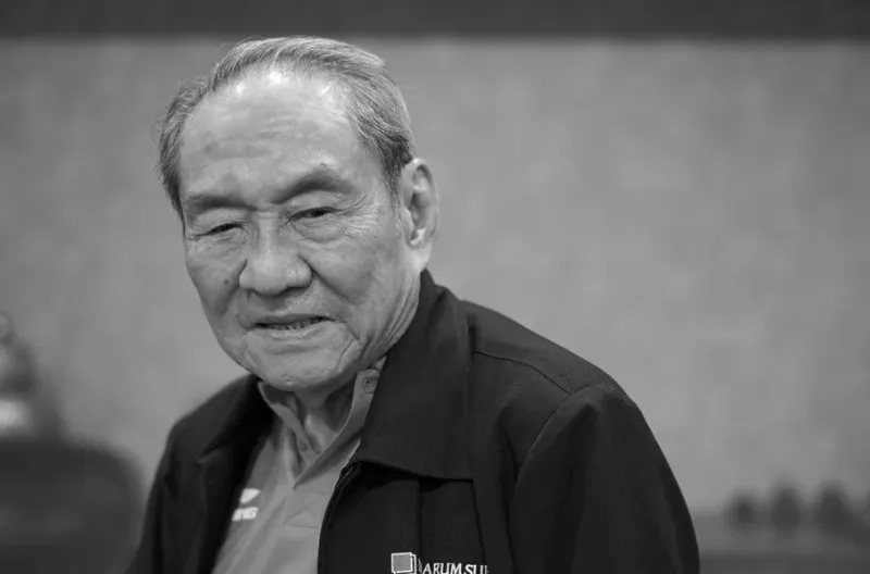 Michael Bambang Hartono (2 Oktober 1939 – 19 Maret 2026) adalah seorang pewaris kekayaan dan pengusaha Indonesia.