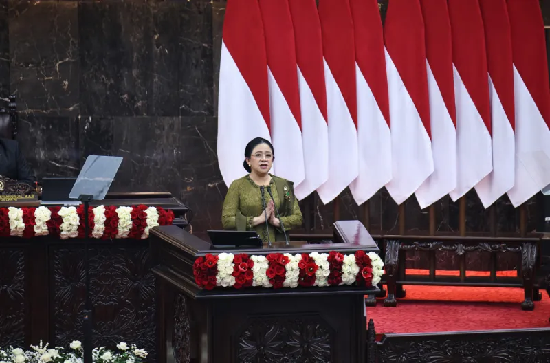 Ketua DPR RI, Puan Maharani, saat menghadiri Sidang Tahunan MPR RI dan Sidang Bersama DPR-DPD RI 2026 digelar di Gedung Nusantara, Kompleks Parlemen, Senayan, Jakarta, Jumat (15/8/2026).