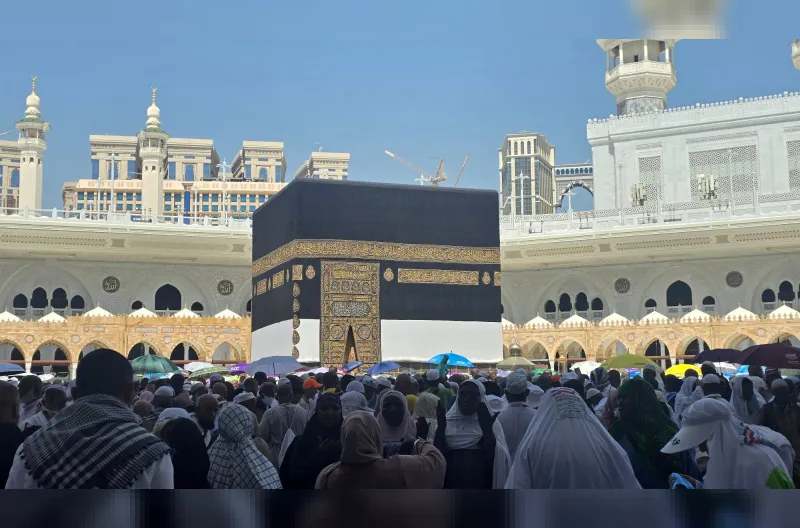 Jemaah di Arab Saudi diimbau membatasi perjalanan tidak mendesak, sementara calon jemaah diminta memastikan jadwal penerbangan bersama travel umrah.