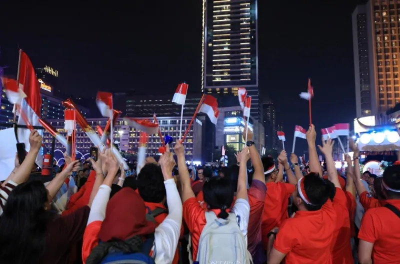 Kegiatan tersebut berlangsung meriah dengan tumpah ruahnya ribuan warga dari berbagai wilayah