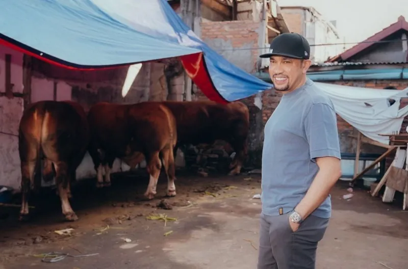 Ahmad Sahroni Tebar 38 Sapi Kurban, Puluhan Ribu Warga Jakarta Kebagian Daging