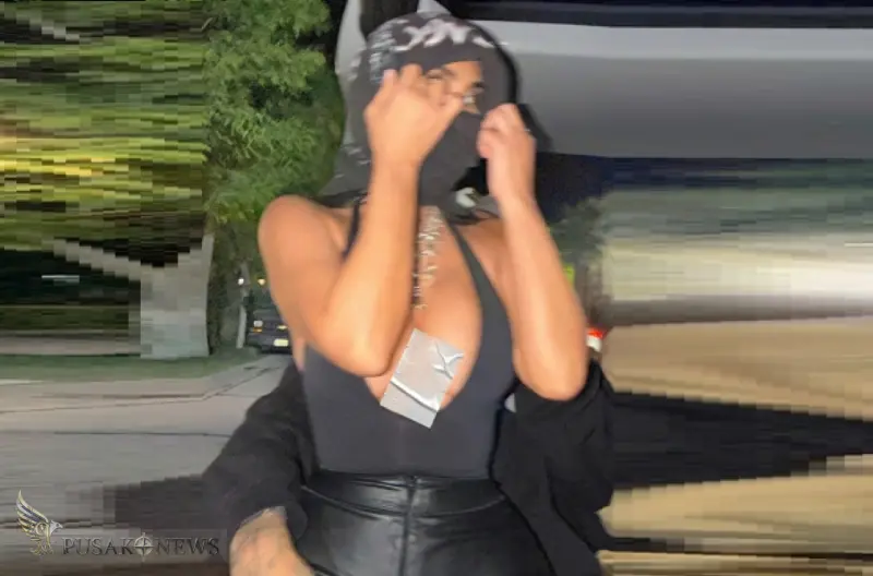 Instagram: @kimkardashian