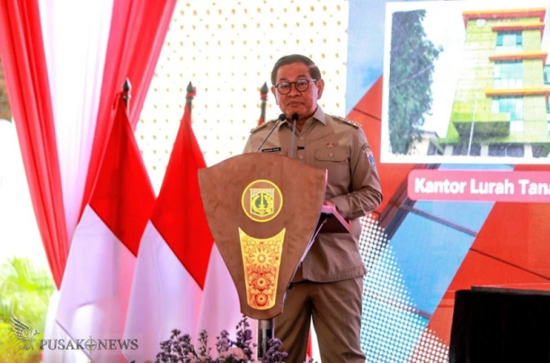 Pramono Resmikan Empat Kantor Lurah
