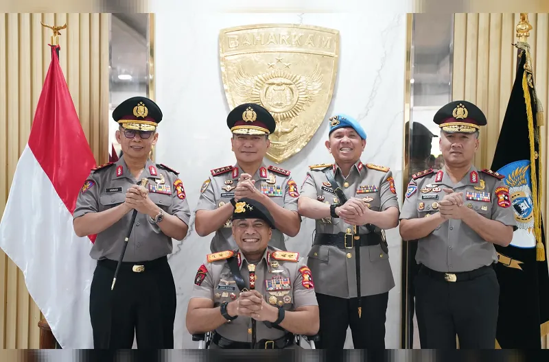 Irjen Jossy Kusumo resmi menjabat sebagai Kepala Korps Sabhara (Kakorsabhara) Baharkam Polri setelah menjalani upacara serah terima jabatan di Mako Baharkam Polri, Jakarta, Rabu (14/10/2026).