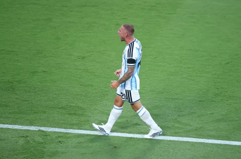 Alexis Mac Allister merayakan gol pembuka untuk Argentina