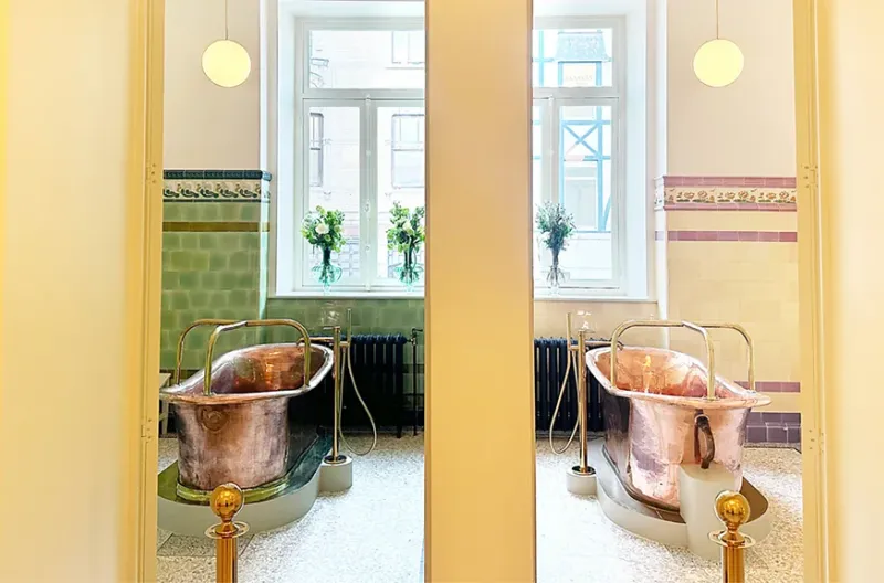 Bak mandi tembaga asli yang dilestarikan di Les Bains de Spa mencerminkan masa kejayaan pemandian di kota itu pada abad ke-19