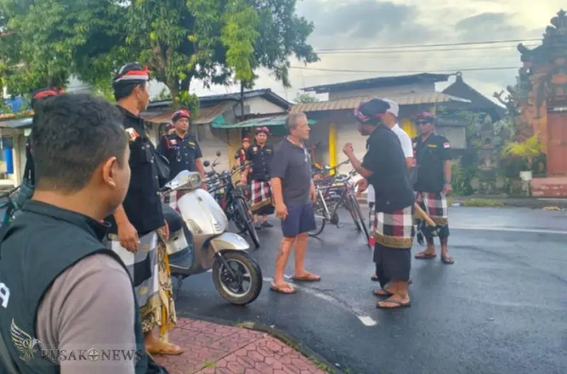 Bule Amerika Berulah saat Umat Hindu Bali Nyepi, Nekat Keluyuran Keluar Hotel
©PusakoNews.com/red