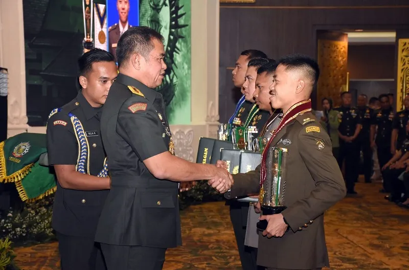 Kasad Maruli Tegaskan Lulusan Seskoad Harus Visioner, Strategis, dan Siap Hadapi Tantangan Global
