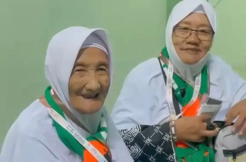 Haru! Mbah Marsiyah Kumpulkan Biaya Haji dari Jualan Jenang, Kini Jadi Tamu Allah di Usia 105 Tahun Haru! Mbah Marsiyah Kumpulkan Biaya Haji dari Jualan Jenang, Kini Jadi Tamu Allah di Usia 105 Tahun