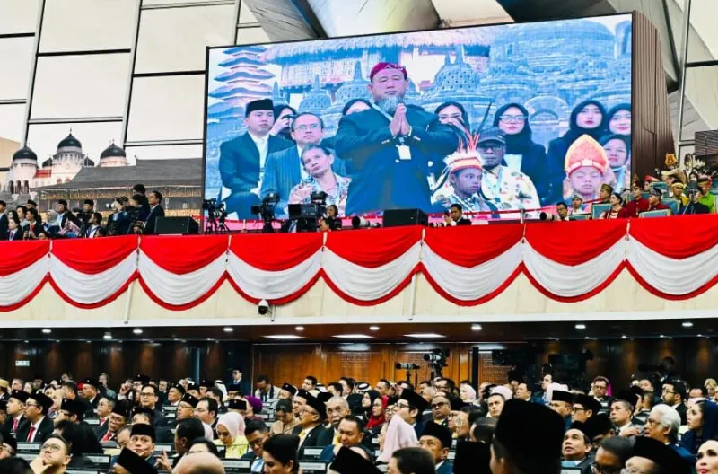 Suasana haru dan bangga dirasakan para penerima manfaat program pemerintah yang mendapat kesempatan hadir langsung di Gedung Nusantara MPR/DPR/DPD RI, Jakarta, pada Jumat, 14 Agustus 2026.