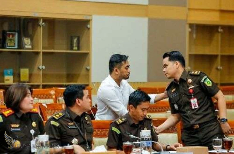 Kasus Amsal Sitepu Memicu Tekanan Besar ke Kejari Karo Usai RDPU di DPR
©PusakoNews.com/red