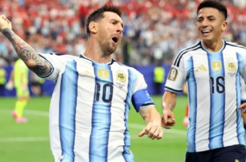 Messi Pecahkan Rekor Piala Dunia, Argentina Amankan Tiket ke Babak 32 Besar