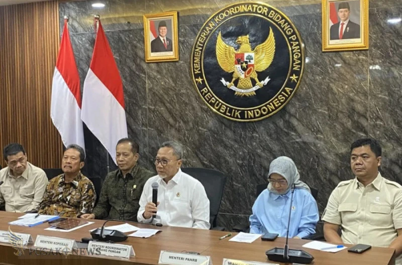 Menko Pangan Zulkifli Hasan umumkan 35 ribu lebih lowongan Koperasi Merah Putih dengan status pegawai BUMN kontrak.
©PusakoNews.com/red