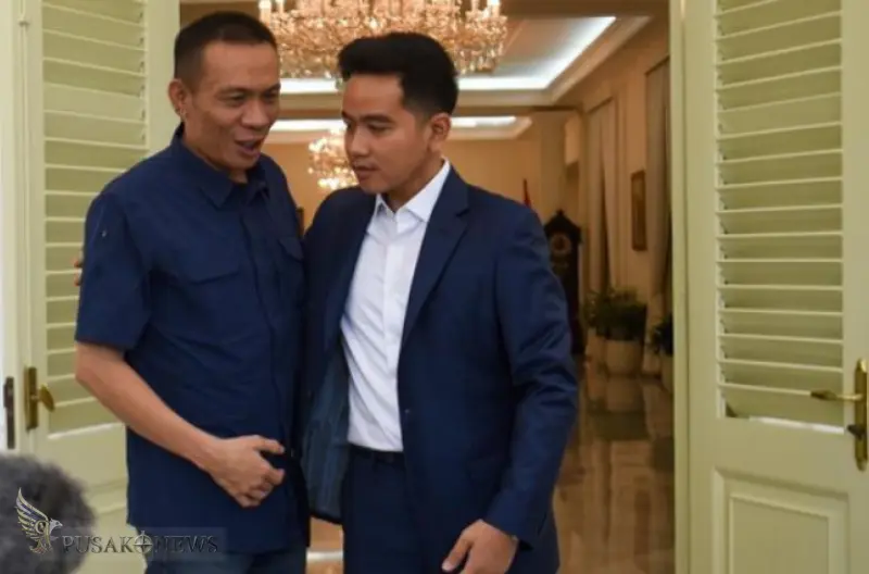 Rismon Sianipar temui Wakil Presiden Gibran Rakabuming Raka.
©PusakoNews.com/red