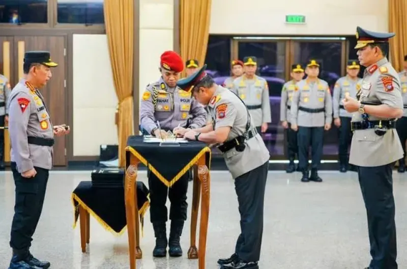 Proses Sertijab yang dilakukan Kapolri terhadap enam Kapolda