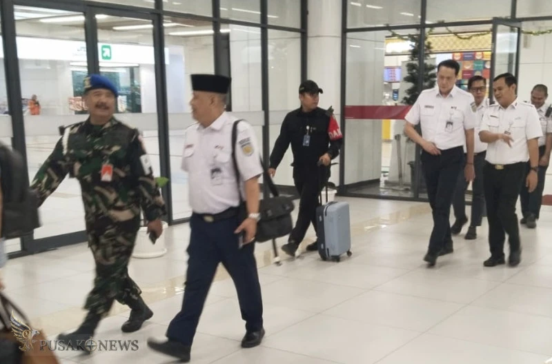 Menjelang Mudik, KAI Service Pererat Kebersamaan dengan Porter di Berbagai Stasiun