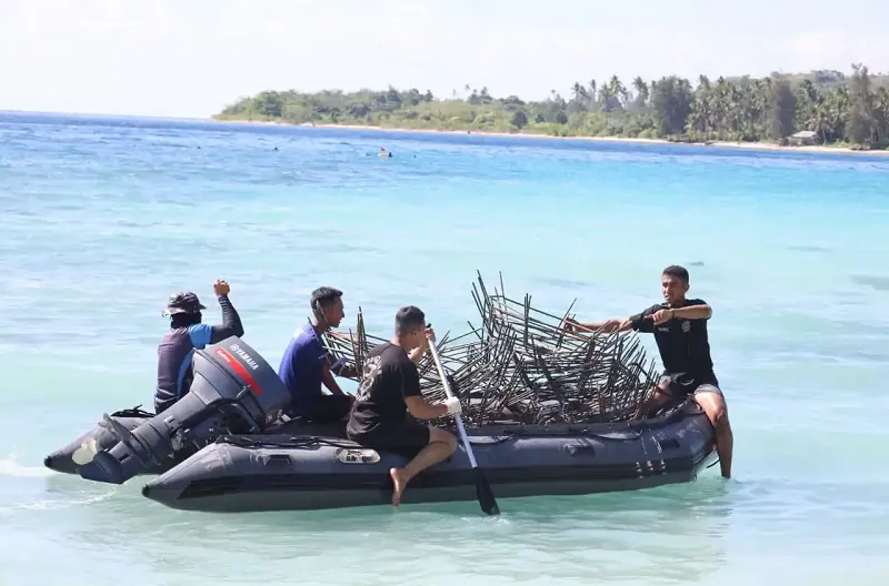 Tim Kodaeral IX dan Wanadri Women Divers Gelar Aksi Konservasi Terumbu Karang dan Pembersihan Sampah Bawah Laut di Pulau Buru