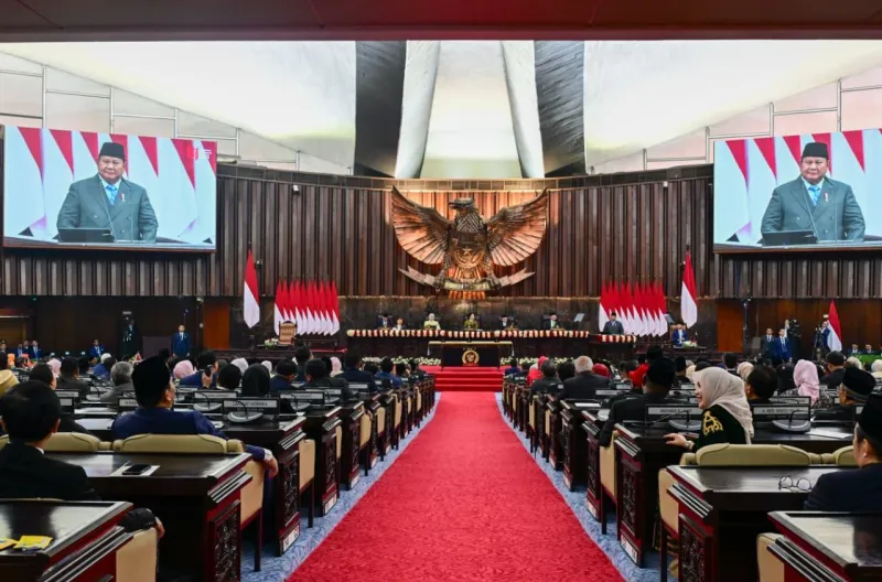 Presiden Prabowo Subianto menyampaikan Keterangan Pemerintah atas Rancangan Undang-Undang (RUU) tentang APBN Tahun Anggaran 2027 beserta Nota Keuangan dan dokumen pendukungnya dalam Rapat Paripurna Pembukaan Masa Persidangan I DPR RI Tahun Sidang 2026–202