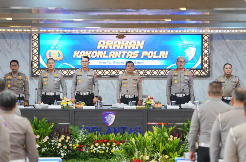 Dirgakkum Korlantas Polri Brigjen Pol. I Made Agus Prasatya memberikan Keterangan Pers