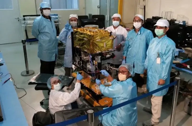 Badan Riset dan Inovasi Nasional (BRIN) melalui Organisasi Riset Penerbangan dan Antariksa (ORPA) telah berhasil meluncurkan tiga satelit nasional.